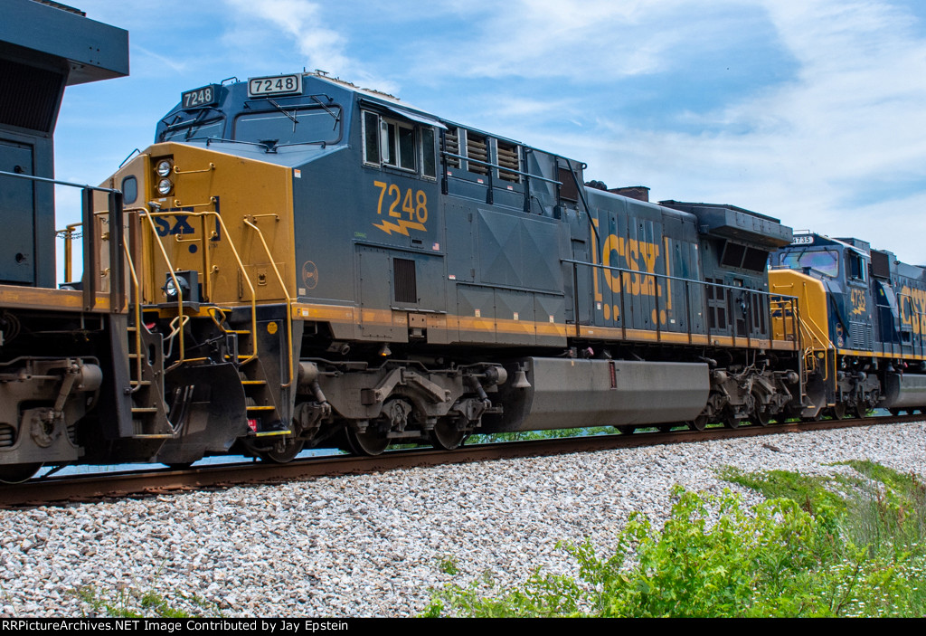 CSX 7248 trails on a westbound manifest